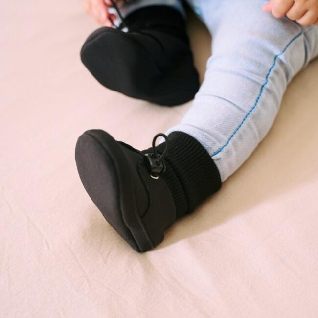 Booties de porteo Momawo color negro - Imagen 4