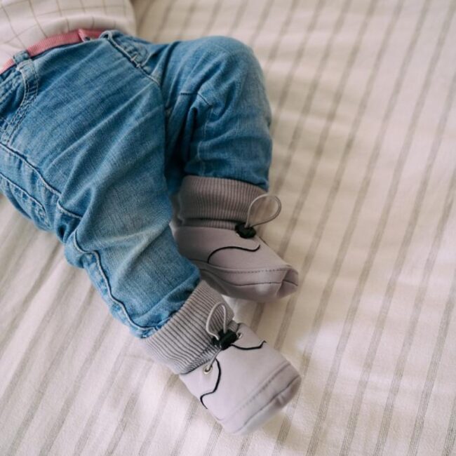 Booties de porteo Momawo color gris - Imagen 4