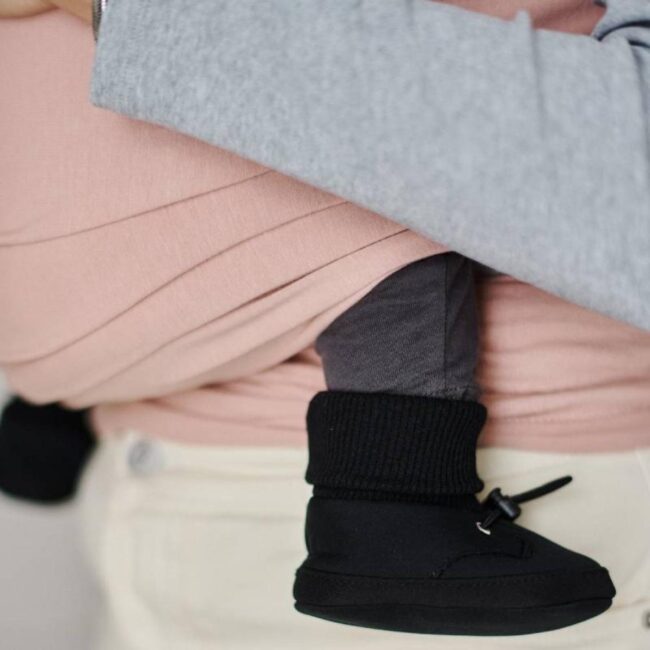 Booties de porteo Momawo color negro - Imagen 6