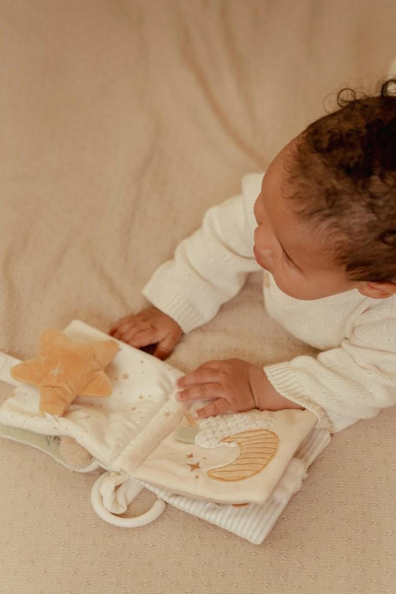 Librito blando de actividades Newborn de Little Dutch - Imagen 11