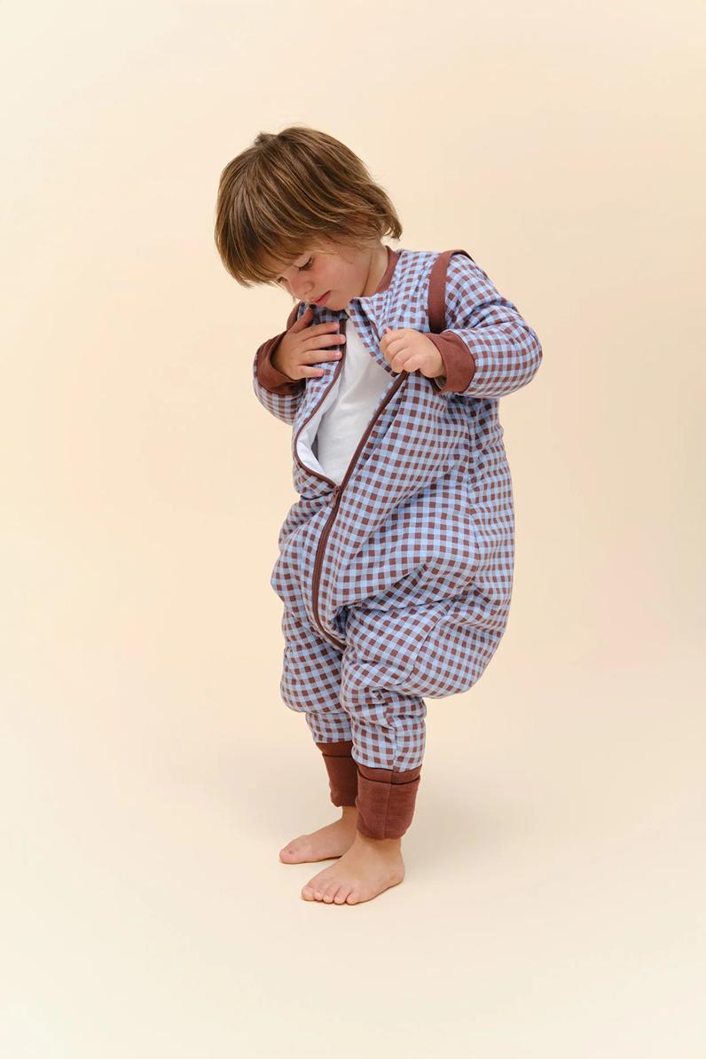 Saco de dormir con pies y mangas Vichy brown/azul de Molis&Co - Imagen 4
