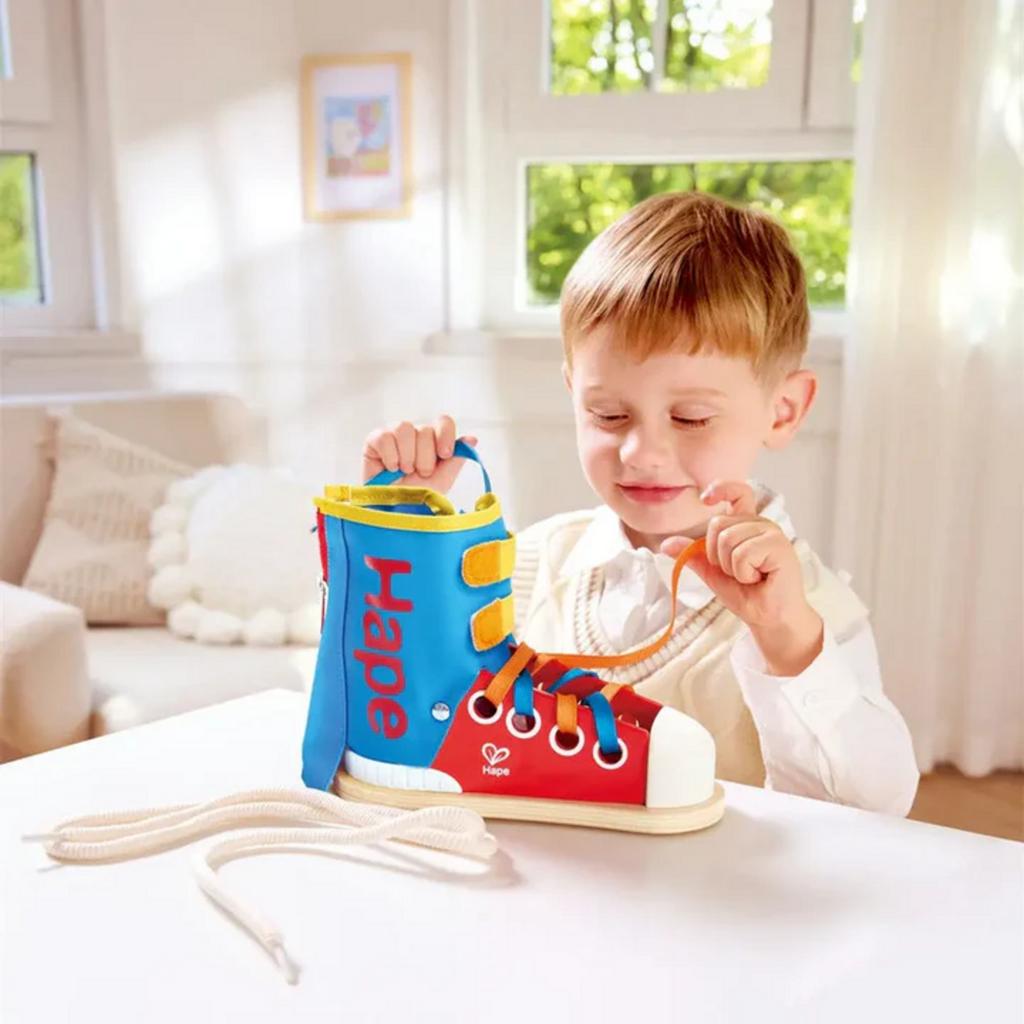 Zapatilla para aprender a atar cordones de Hape - Imagen 3