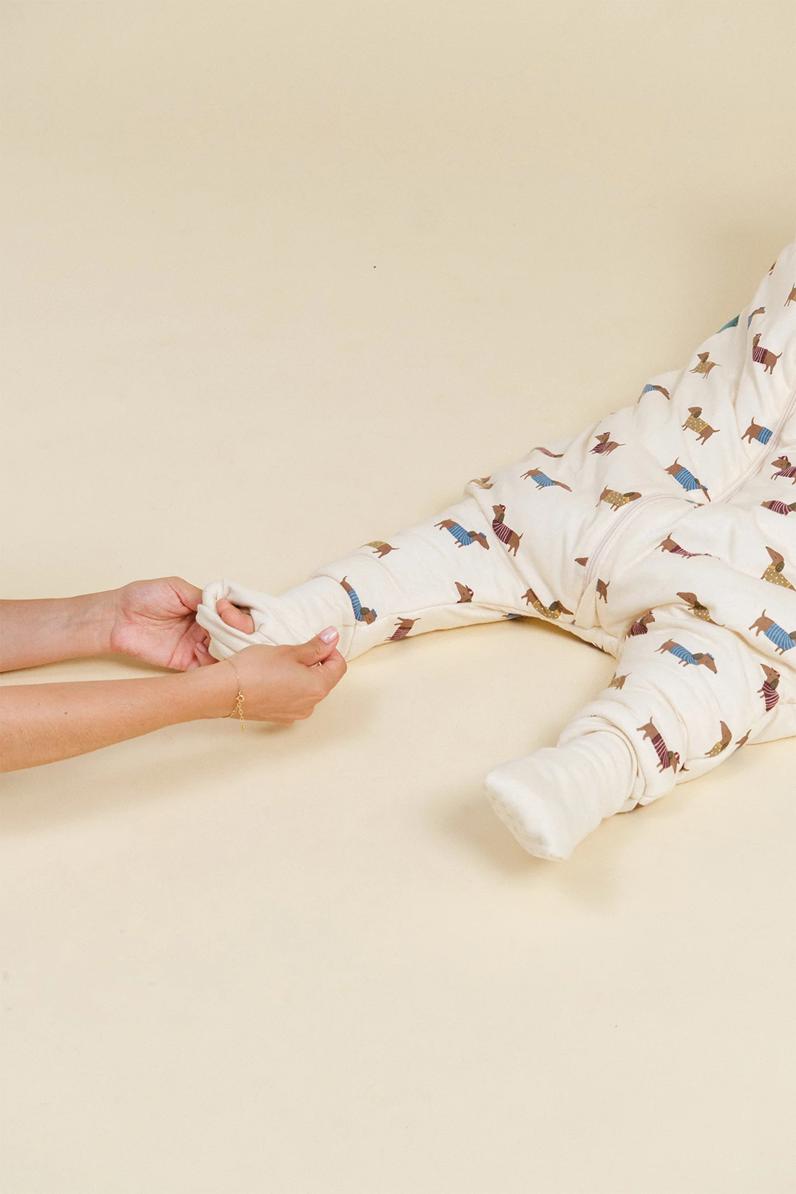 Saco de dormir con pies y mangas Fancy teckels TOG 2.5 de Molis&Co - Imagen 5